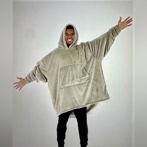 The Comfy Original-WEARABLE BLANKET-as seen on Shark Tank